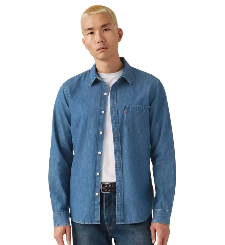 Man wearing Levi’s Classic Standard Shirt — Eau Indigo Mid Wash