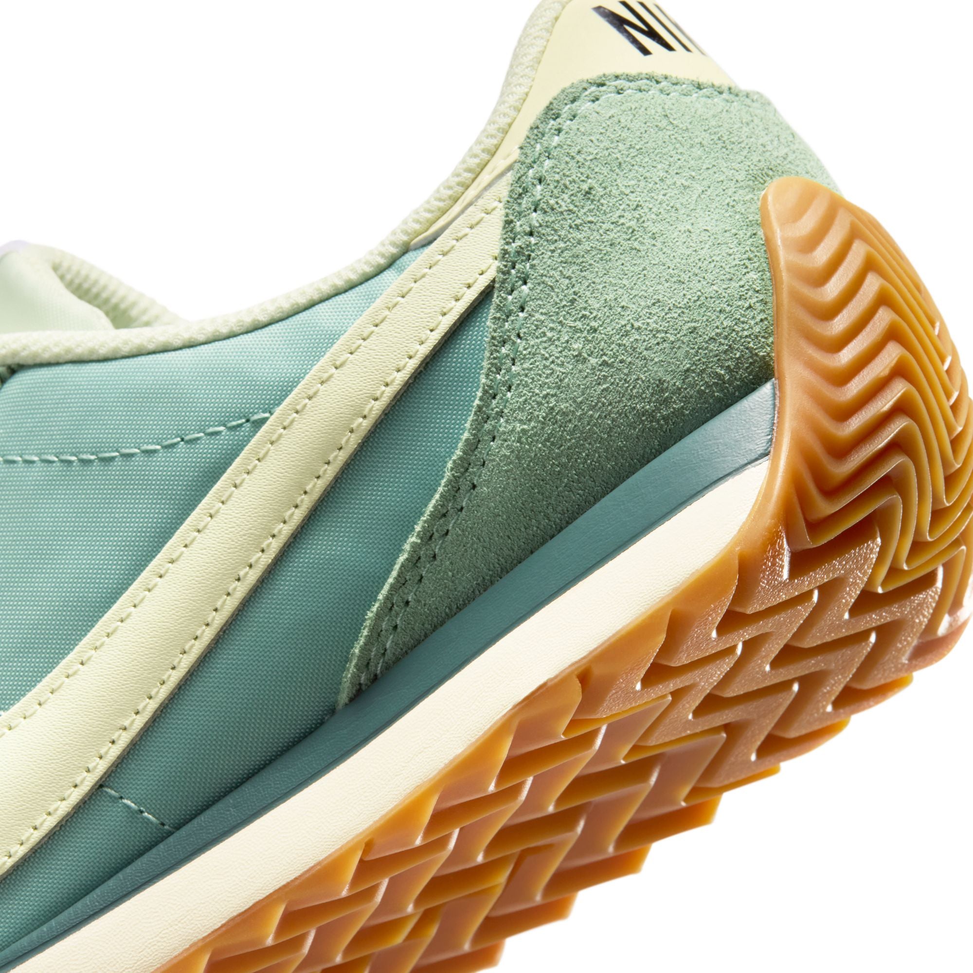 Nike Pacific Women’s Steam Coconut Milk Mineral Slate HM4771-001 | Pro Feet