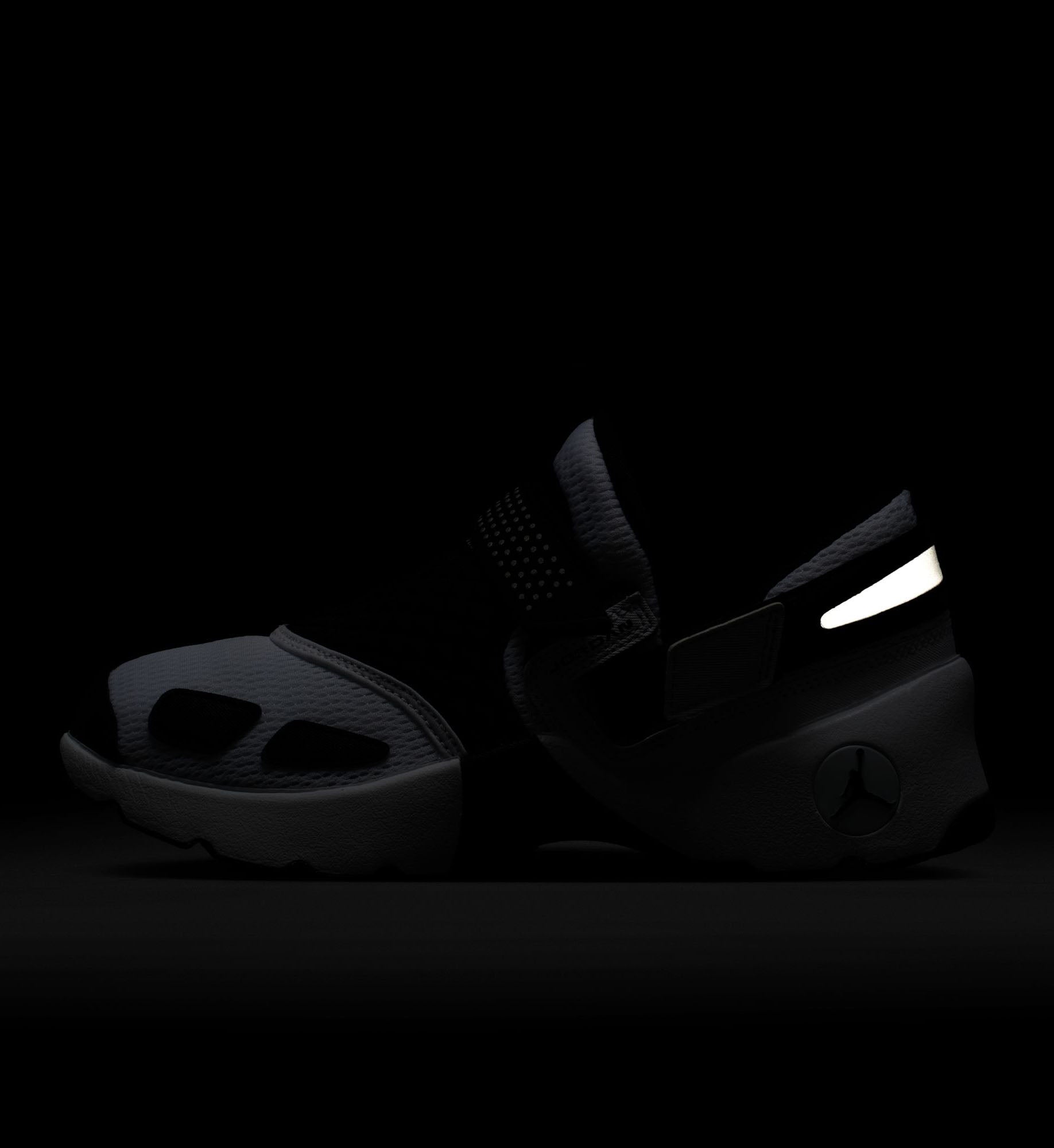 Jordan Trunner LX Women’s Shoes White/Black/Reflective Silver (HQ2164-100)