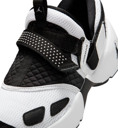 Jordan Trunner LX Women’s Shoes White/Black/Reflective Silver (HQ2164-100)