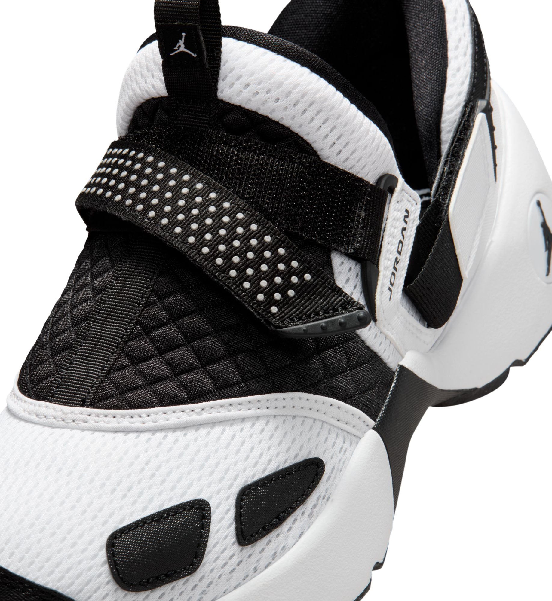 Jordan Trunner LX Women’s Shoes White/Black/Reflective Silver (HQ2164-100)