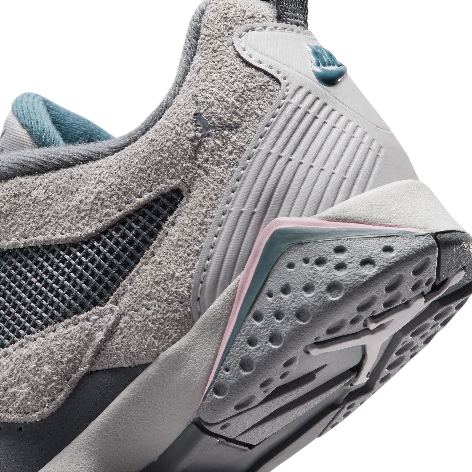 Jordan MVP 92 PS Wolf Grey/Cool Grey-Iris Whisper (HQ4426-001)