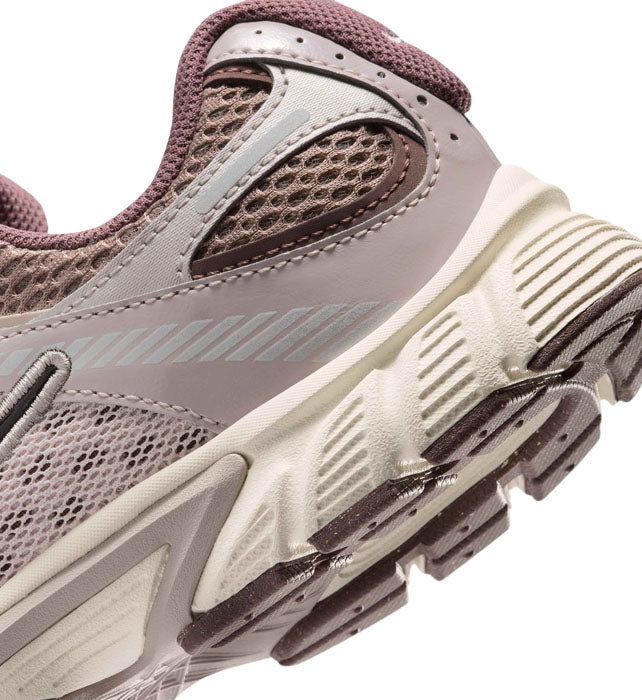 Nike V5 RNR GS “Taupe Haze/Tattoo/Silt Red/Burgundy Ash” (HQ6411-201)