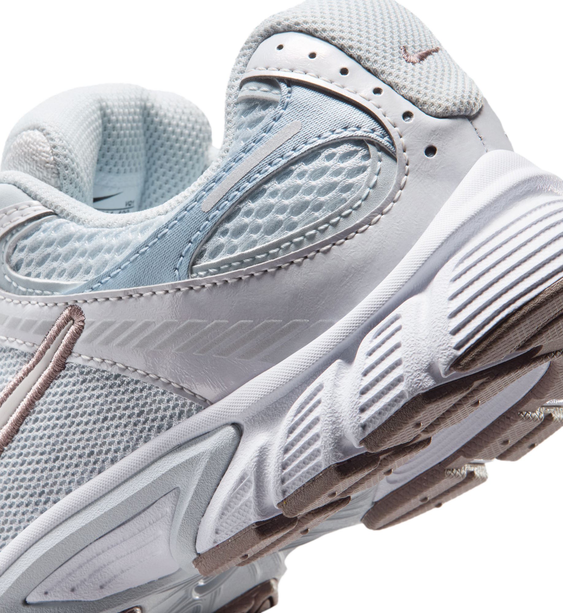 Nike V5 RNR Big Kids’ Shoes “Aura/Moon Particle/Platinum Tint” (HQ6411-400)