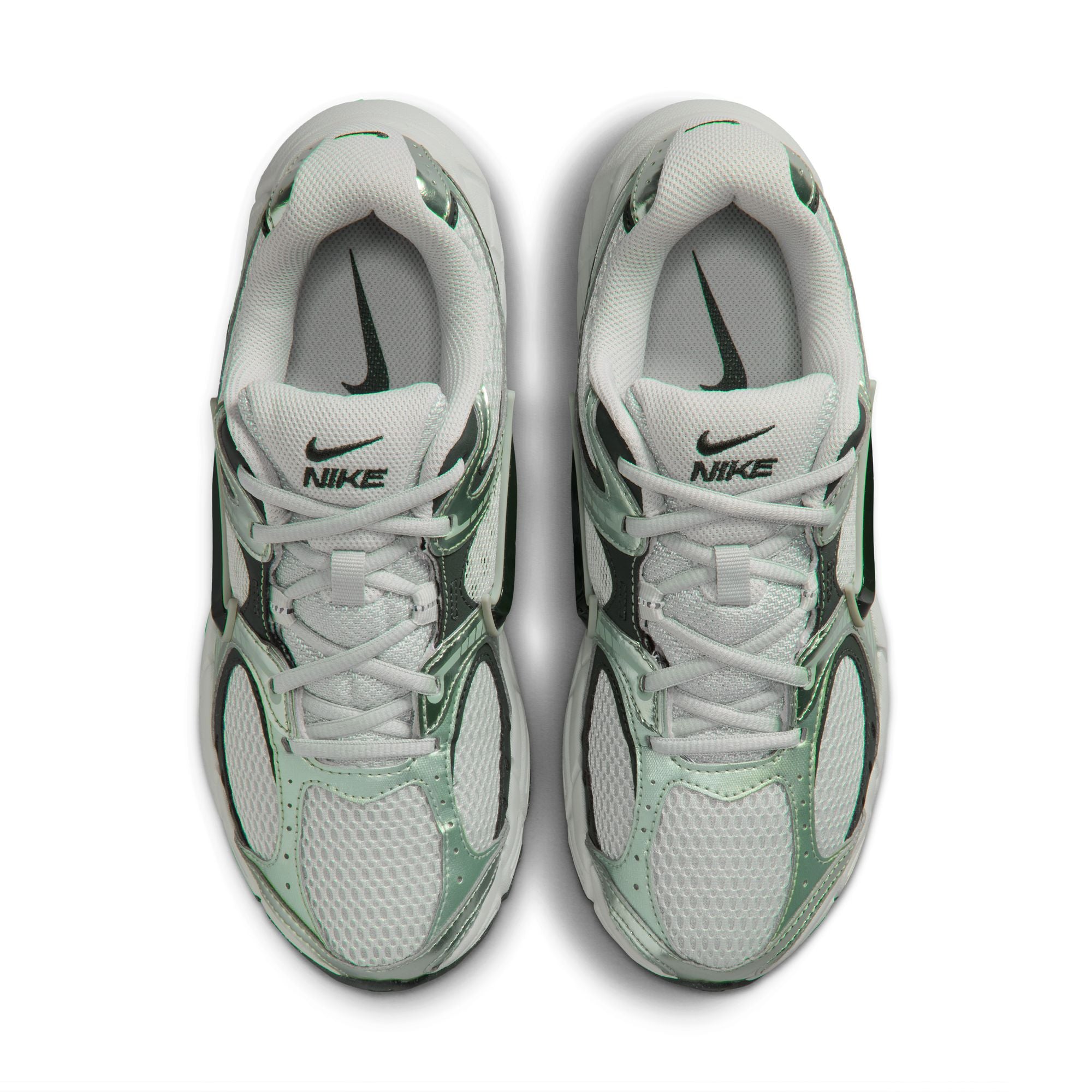 Nike V5 RNR Women’s Shoes Light Silver Black Spruce HQ7901-014 | Pro Feet