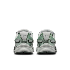 Nike V5 RNR Women’s Shoes Light Silver Black Spruce HQ7901-014 | Pro Feet