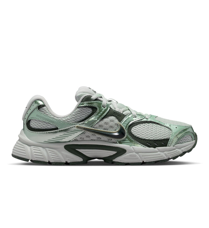 Nike V5 RNR Women’s Shoes Light Silver Black Spruce HQ7901-014 | Pro Feet