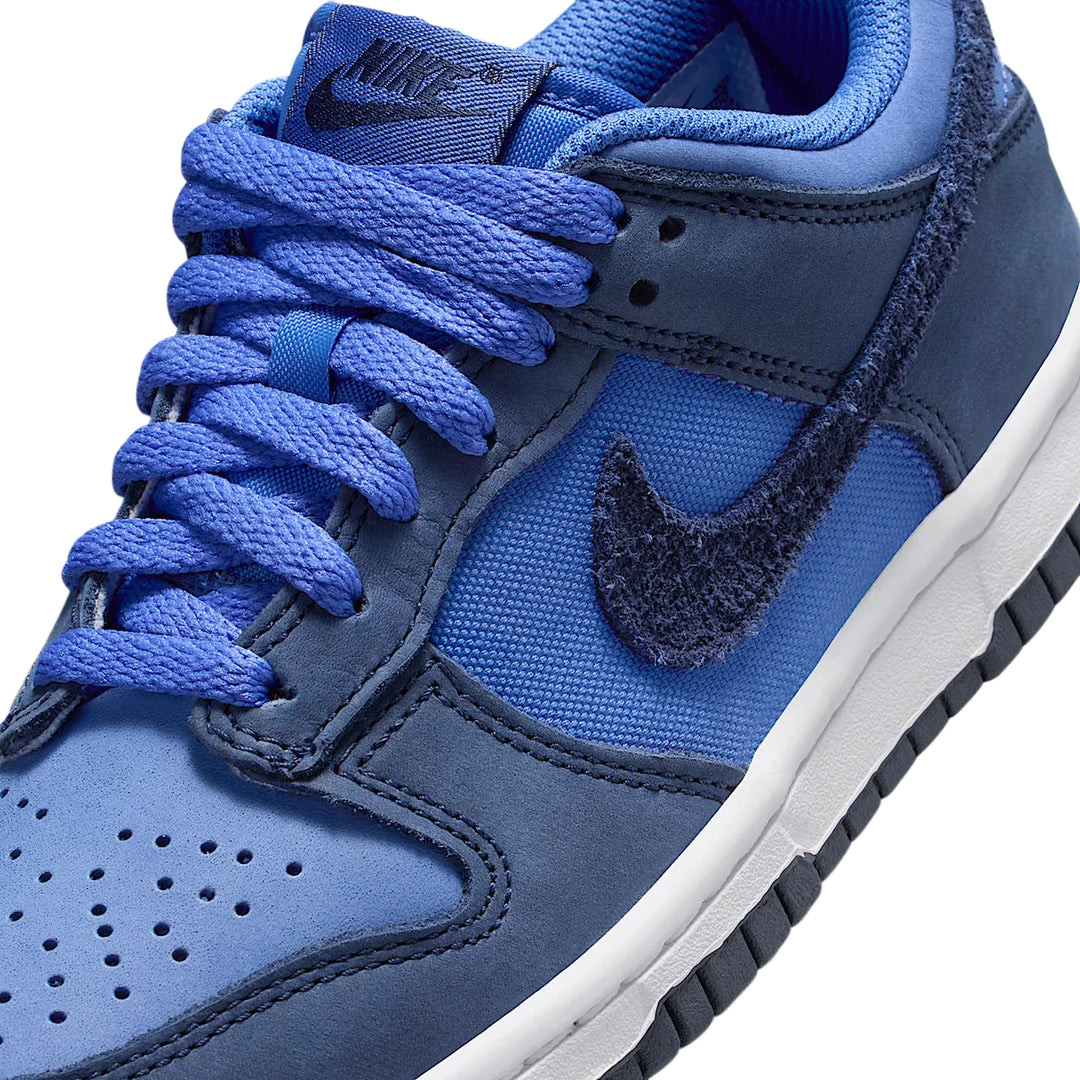 Nike Dunk Low SE GS Comet Blue White Midnight Navy HQ9293-400 | Pro Feet