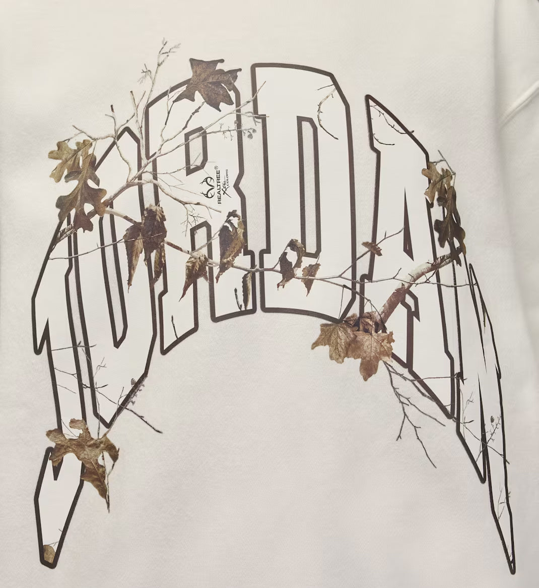 Jordan Brooklyn Fleece Women’s Realtree Crew-Neck Sweatshirt front graphic