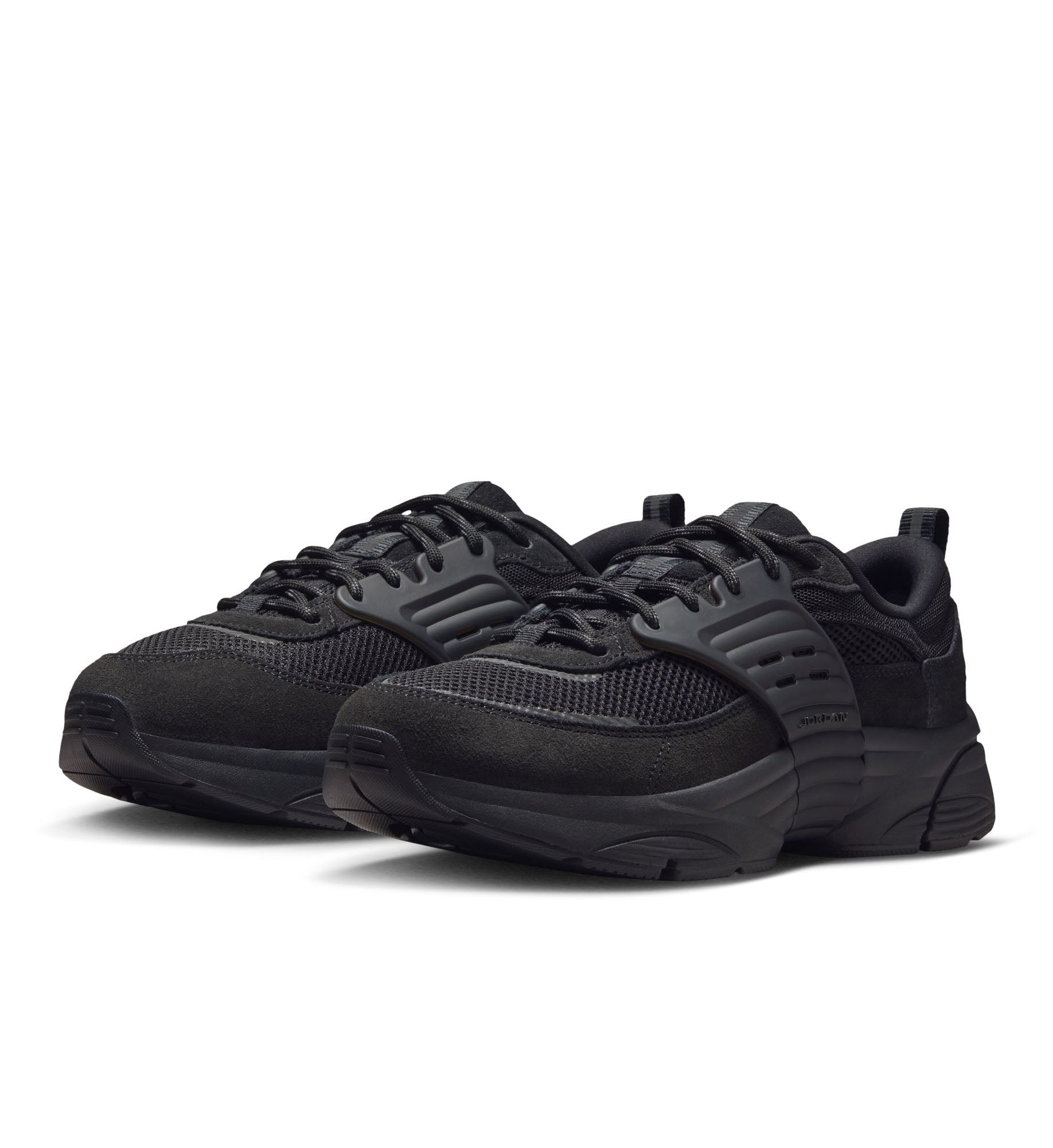 Jordan Trunner O/S “Black/Black/Anthracite” (IB3722-003)