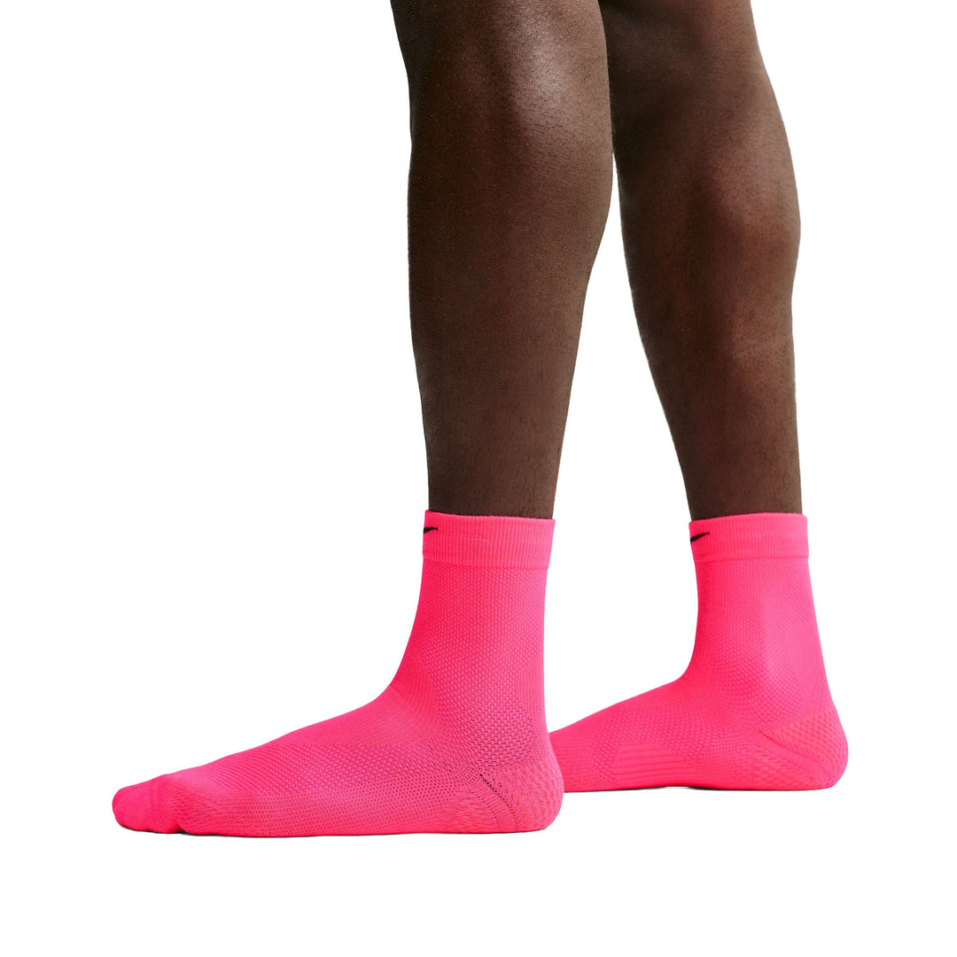 Nike Run Lightweight Micro-Crew Socks Hyper Pink Black IB6114-645 | Pro Feet