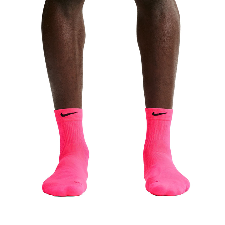 Nike Run Lightweight Micro-Crew Socks Hyper Pink Black IB6114-645 | Pro Feet