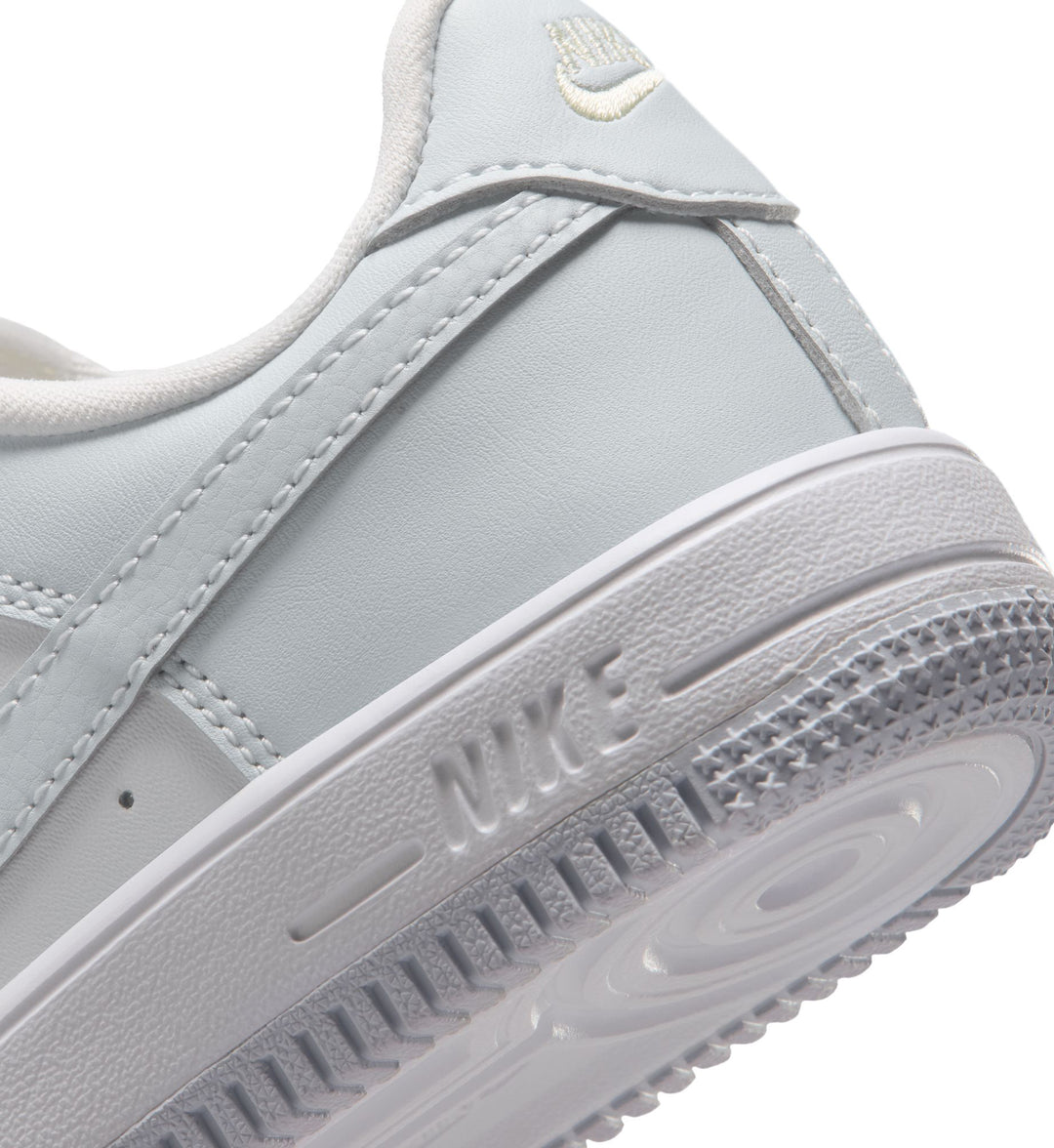 Nike Force 1 Low Little Kids’ Shoes “Platinum Tint/Aura/Alabaster/White” (IF1673-014)