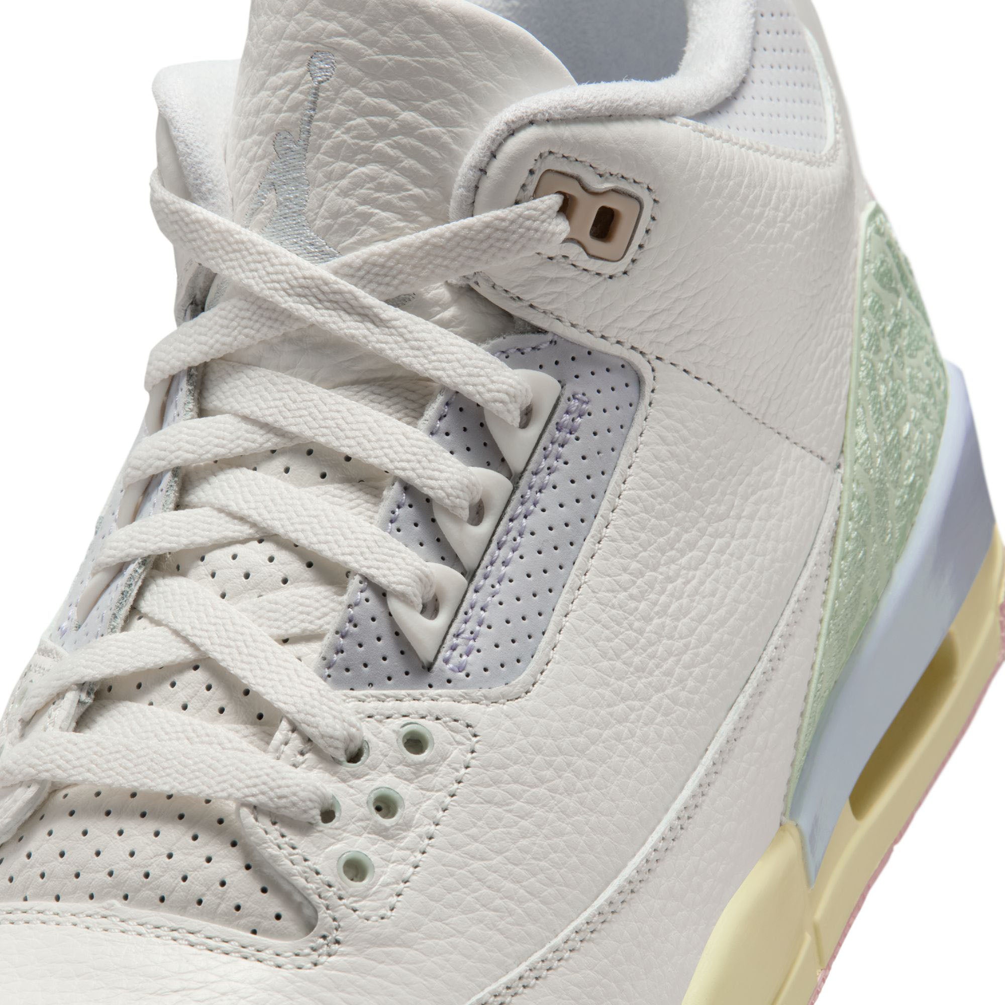 Air Jordan 3 Retro 'Spring is in The Air' Sail Jade Aura Aura Iced Carmine | Pro Feet | IF4396-100