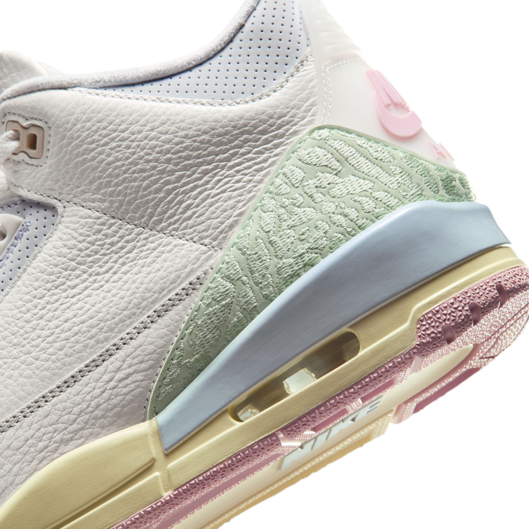 Air Jordan 3 Retro 'Spring is in The Air' Sail Jade Aura Aura Iced Carmine | Pro Feet | IF4396-100