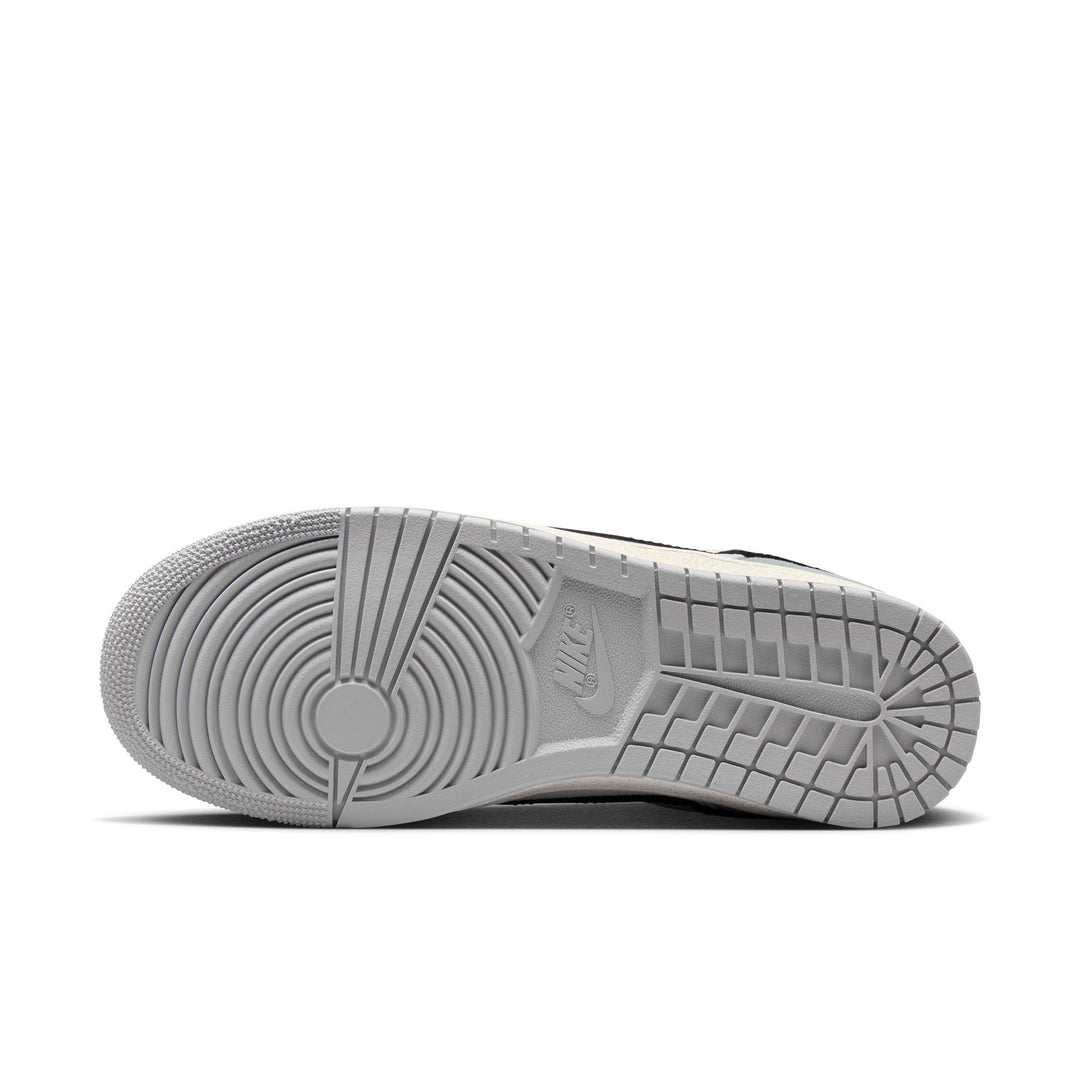 Air Jordan Skyline Low Women’s Summit White Black Smoke Grey Sail | Pro Feet | IQ0704-101
