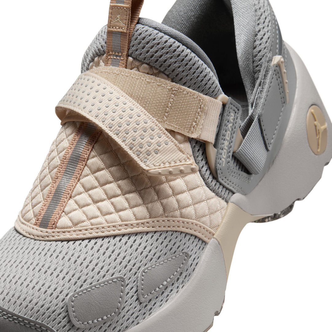 Jordan Trunner LX Lt Iron Ore/Oatmeal-Enigma Stone-Hemp (IQ2719-002)