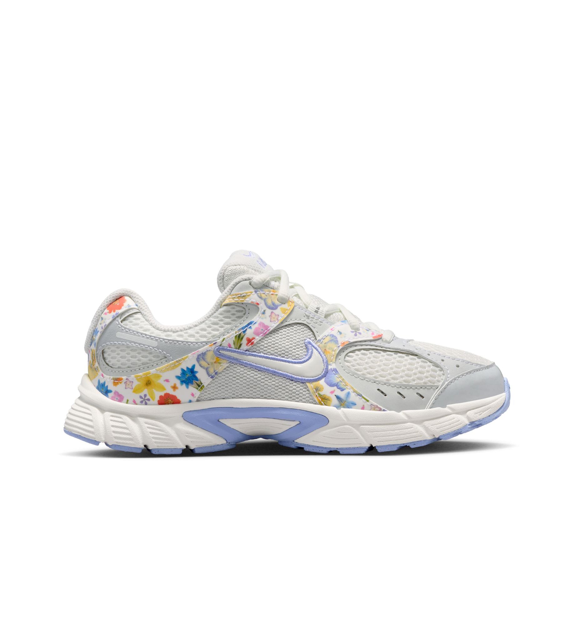 Nike V5 RNR SE “Summit White/Summit White/Photon Dust” (IQ9036-100)