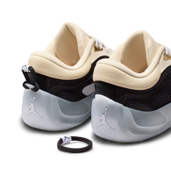 Jordan Heir Series 2 Precious Medal – Pearl White Metallic Gold | Pro Feet | IR3504-200