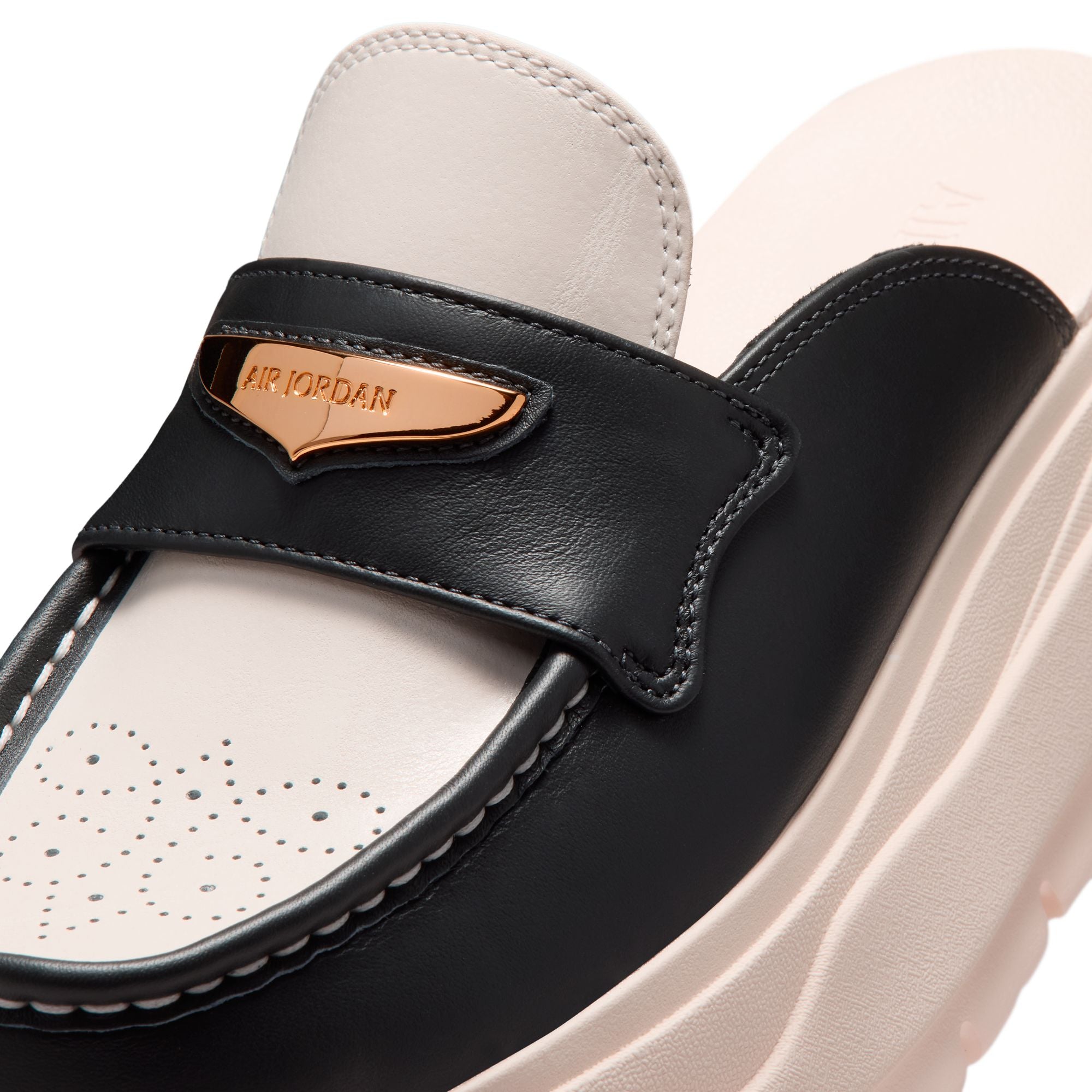 Women’s Air Jordan Mule SE Off Noir Metallic Gold Chalk IV5070-001 | Pro Feet