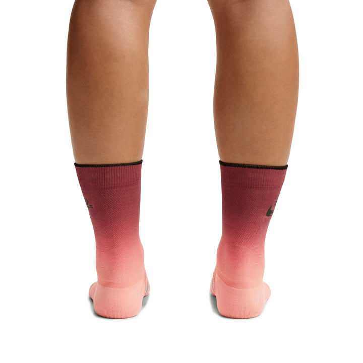Nike Run Midweight Crew Socks Crimson Bliss IZ2744-600 | Pro Feet