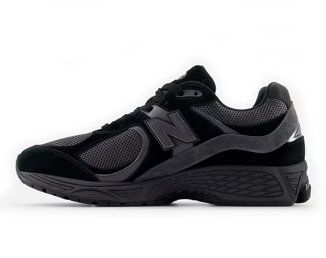 New Balance 2002R Black/Magnet (M2002RBL)