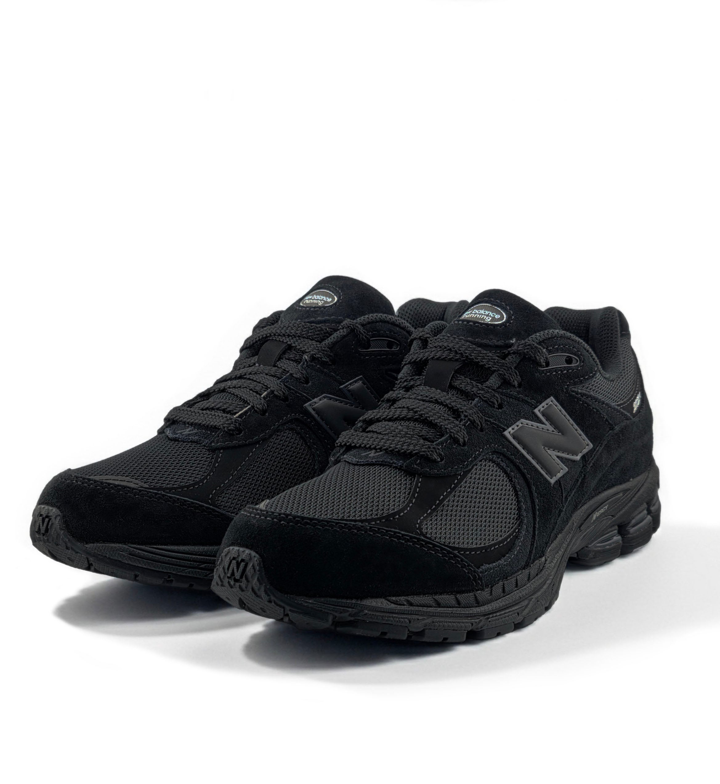 New Balance 2002R “Black/Black/Silver” (U200278J)
